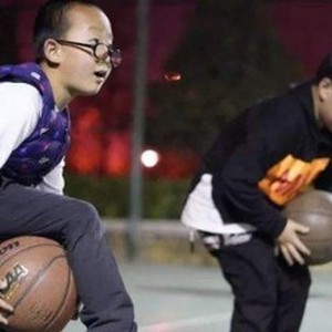 篮球基础训练动作是什么?